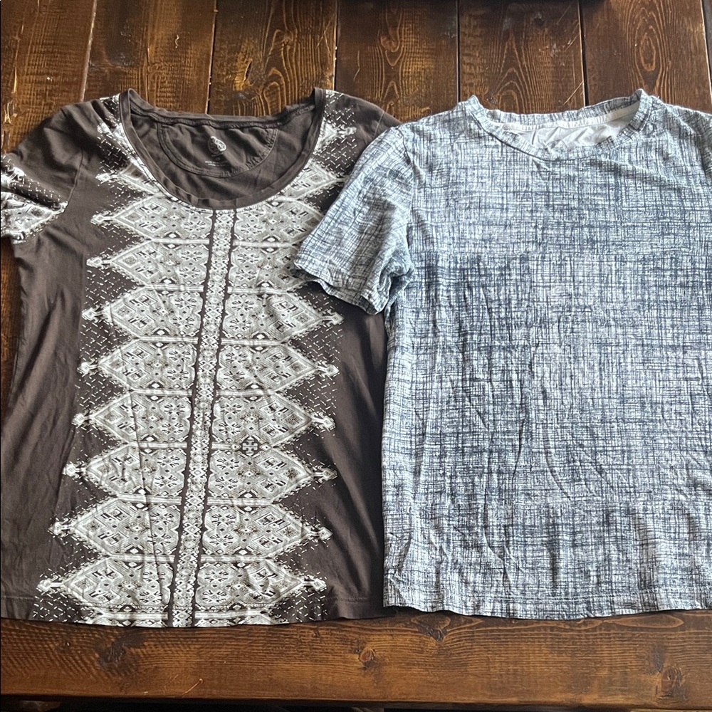Tory Burch 2 tshirt lot xs